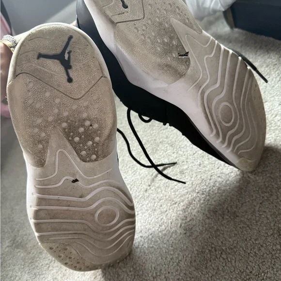 Jordan Men's Black and White Sneakers- SIZE:10 - Picture 9 of 10